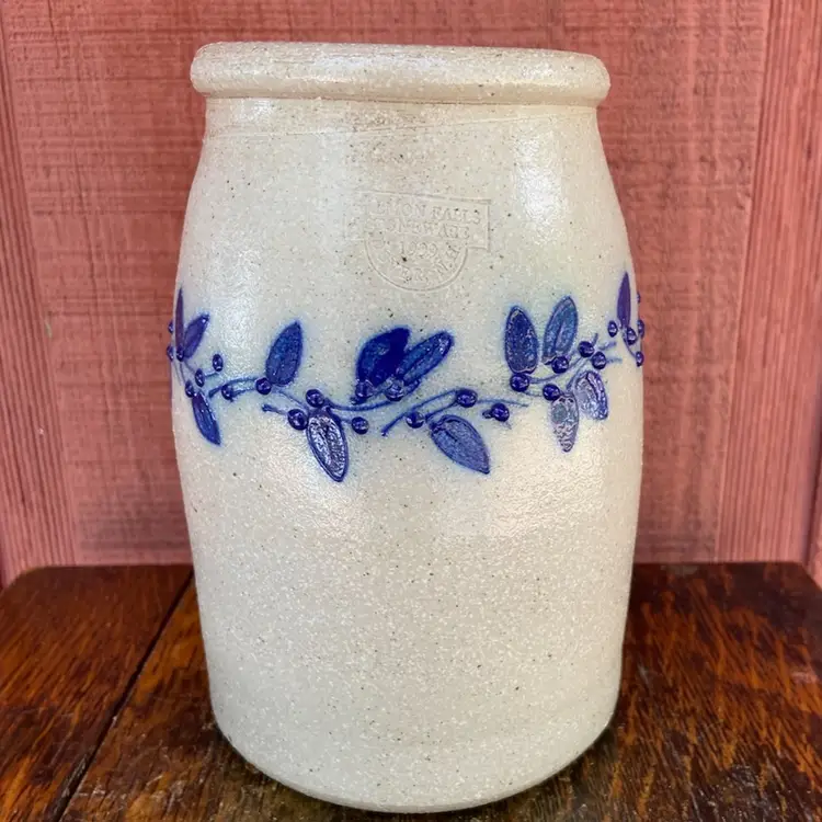 Salmon Falls Pottery Crock / Utensil Holder 7” Tall. Blueberry Vines Pattern. Artist Signed GR.