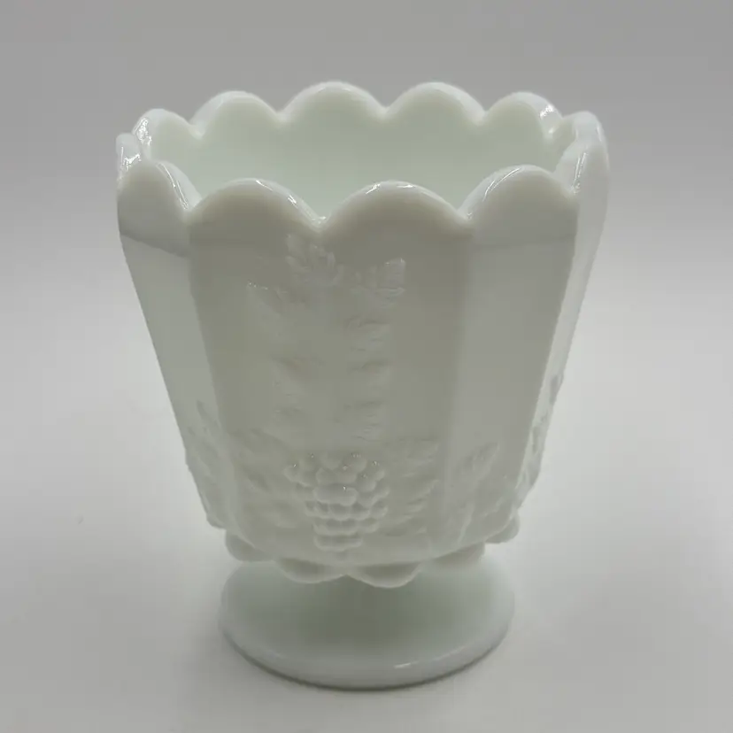 Westmoreland Paneled Grape Vines Vintage Jardiniere Milk Glass Vase Planter.