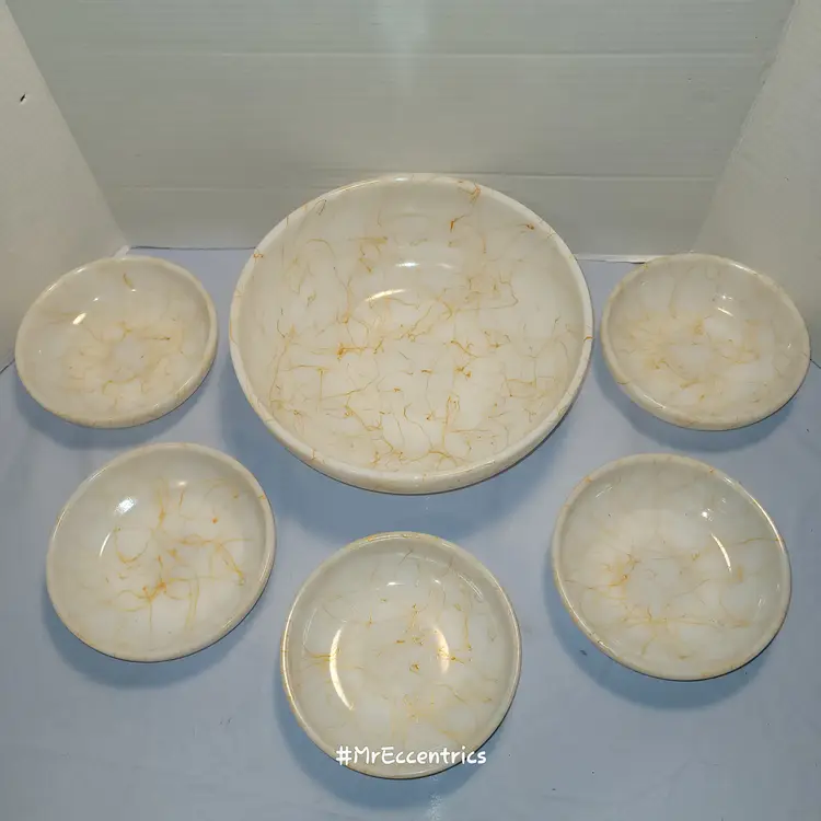 Hazel atlas milk glass butterscotch spaghetti milk glass salad bowl set