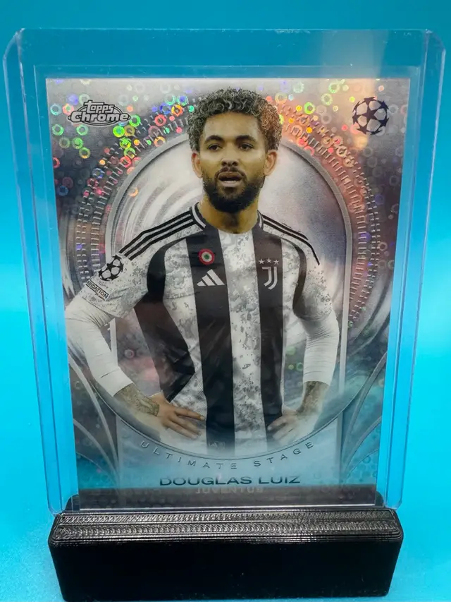 Douglas Luiz UEFA Topps Ultimate Stage Chrome Juventus