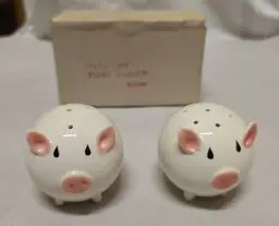 Vintage Josef Originals Round Pig Piggy Salt & Pepper Shaker Korea New! With Box
