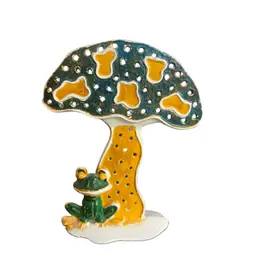 Metal Made In USA Frog And Mushroom Earring Holder