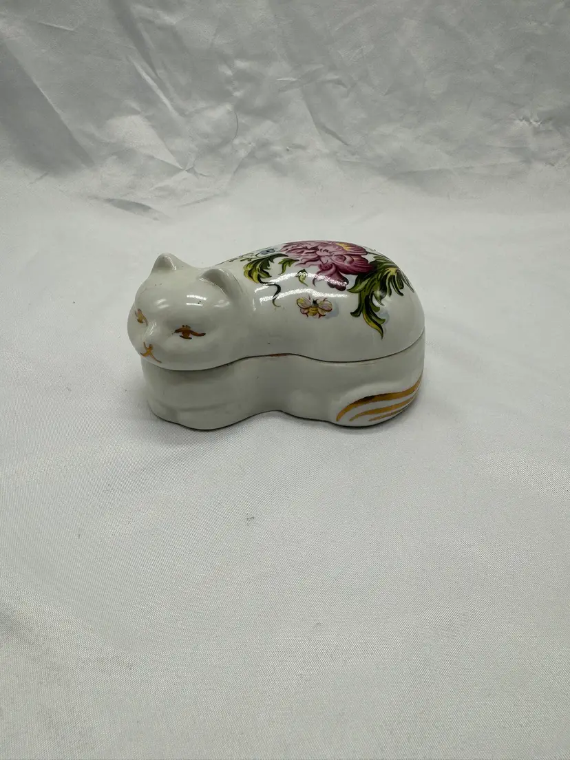 VTG Elizabeth Arden Ceramic Cat Candle