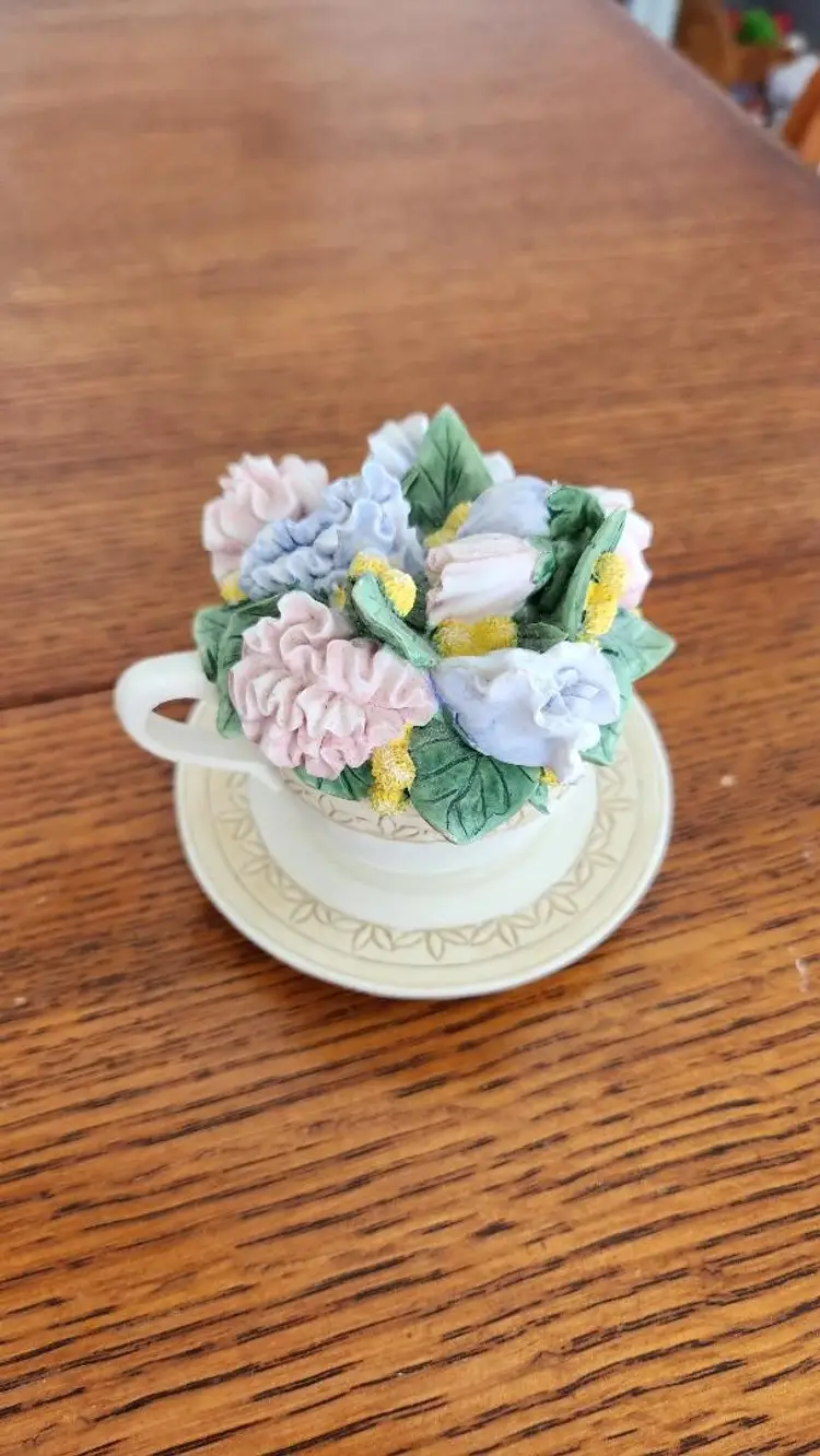 VTG Avon "Flower of the Month" musical teacup