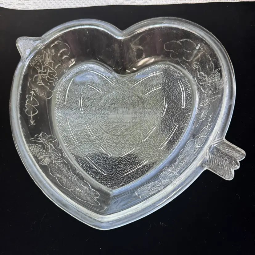 Vintage Safe Bake Heart Shaped Glass dish,9” Wide