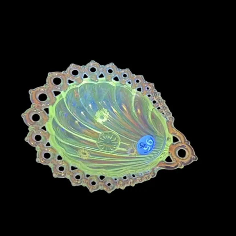 FENTON Art Glass 95th Anniversary 1905-2000 Iridescent Footed Shell Trinket/Ring  Dish Original Label Glows
1-5/8” T x 5-1/4” L x 4” W