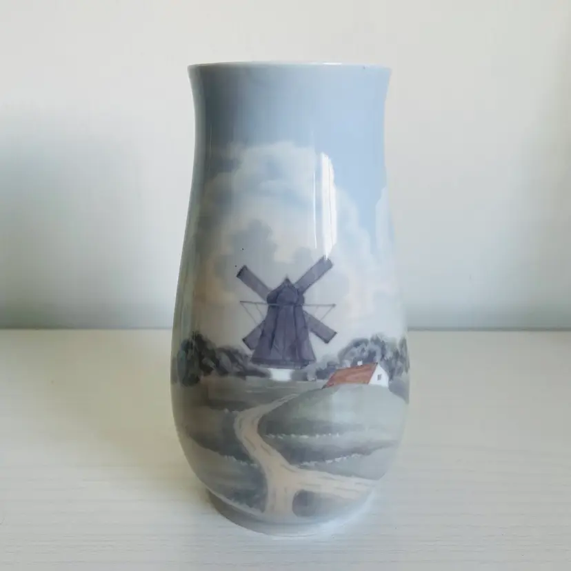 Vintage Bing & Grondahl Denmark Windmill Vase #8522-2/0  6.75” Tall