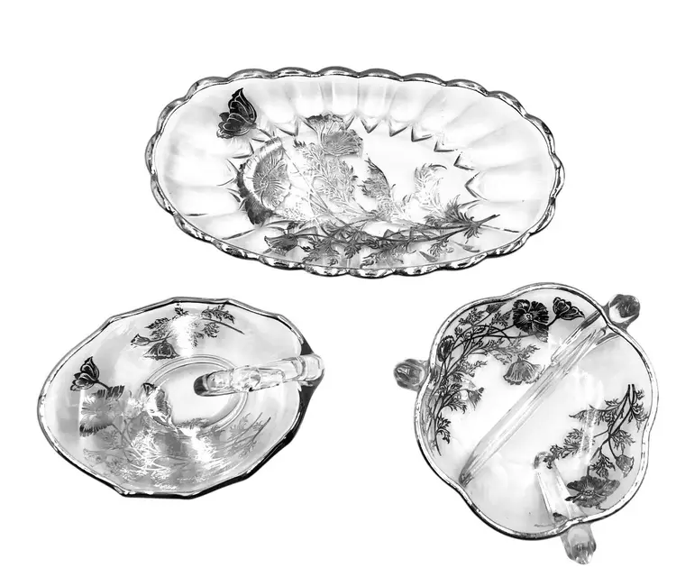 VINTAGE GLASS
SERVING COLLECTION 
By Cambridge Glass 1940s

Holiday Hosting

Holiday Hosting