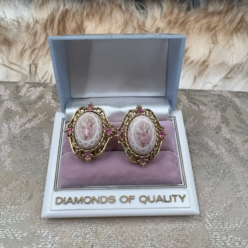 Vintage Rare Loree Clip On Earrings Rose Design