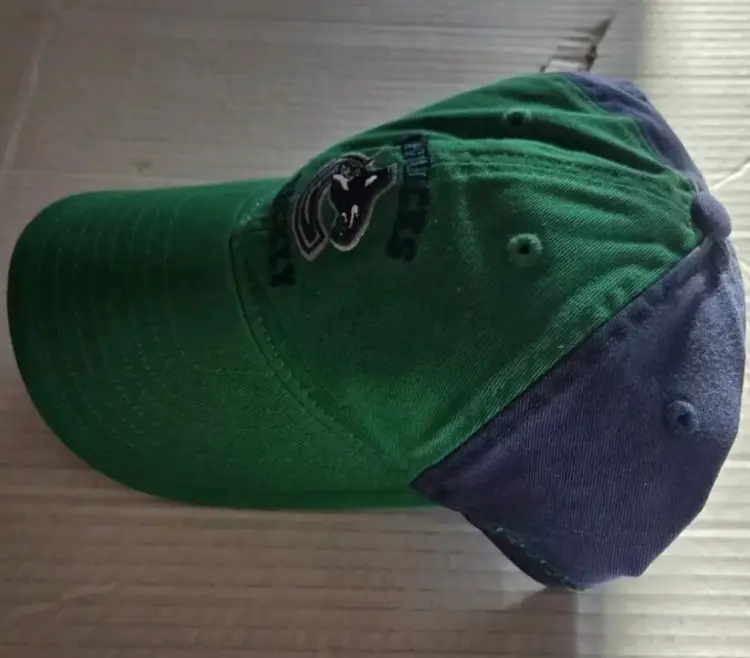 Reebok NHL Vancouver Canucks Slouch Adjustable Hat Size One Size