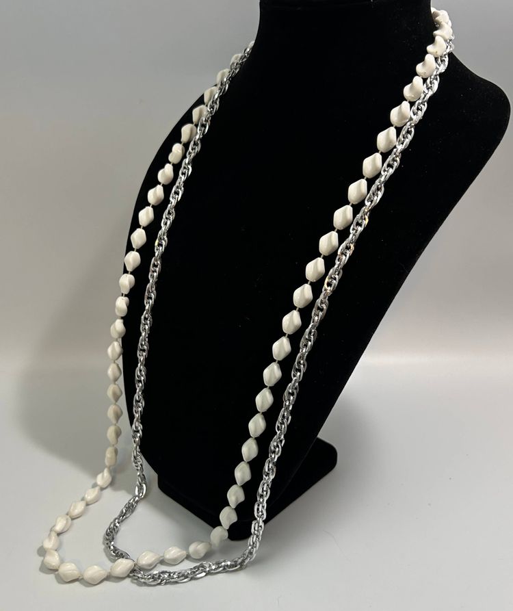 Vintage Sarah Coventry Holiday Bead 2 Strands Chain with White Bead Necklace 37”