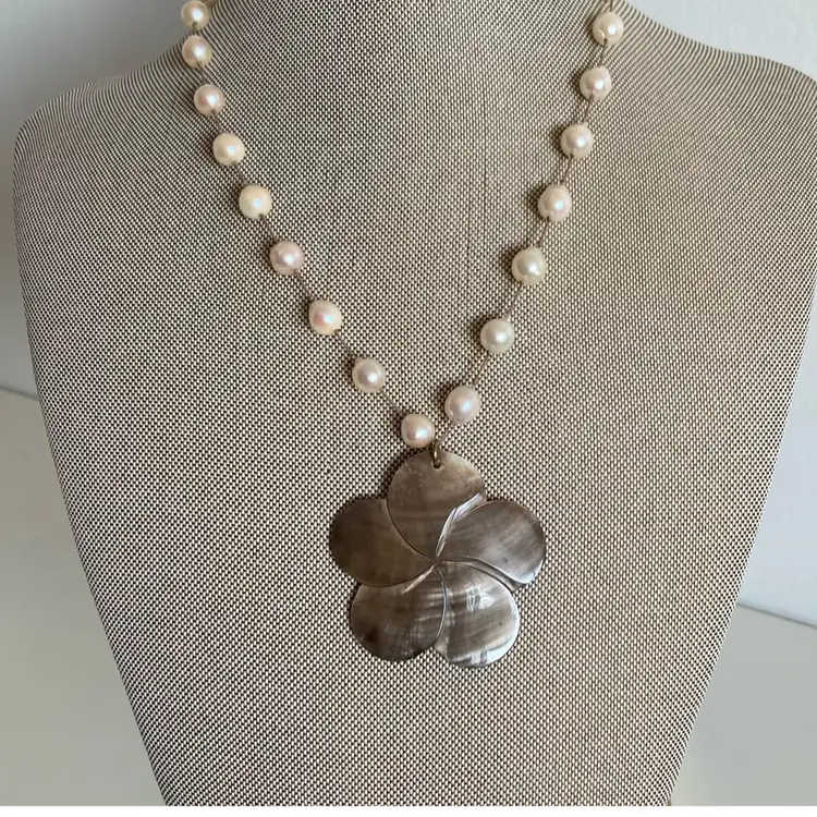 Vintage Genuine Pearl Knotted Necklace With Carved Mother Of Pearl Flower Pendant