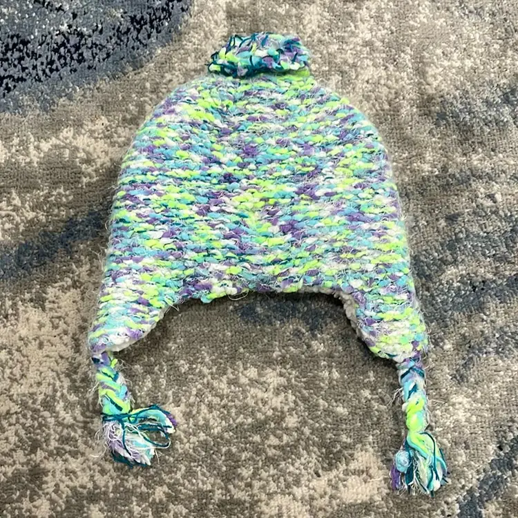 Girls Winter Hat Size S(4-7) NWT