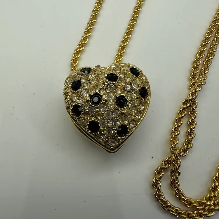 Joan Rivers Heart Shaped Locket & Chain 32”