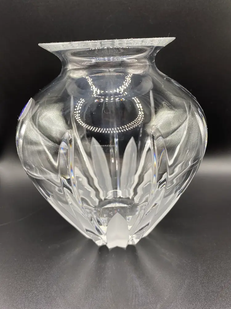 Royal Doulton“Carnegie” Crystal Vase Cut Lead Glass Clear Frosted