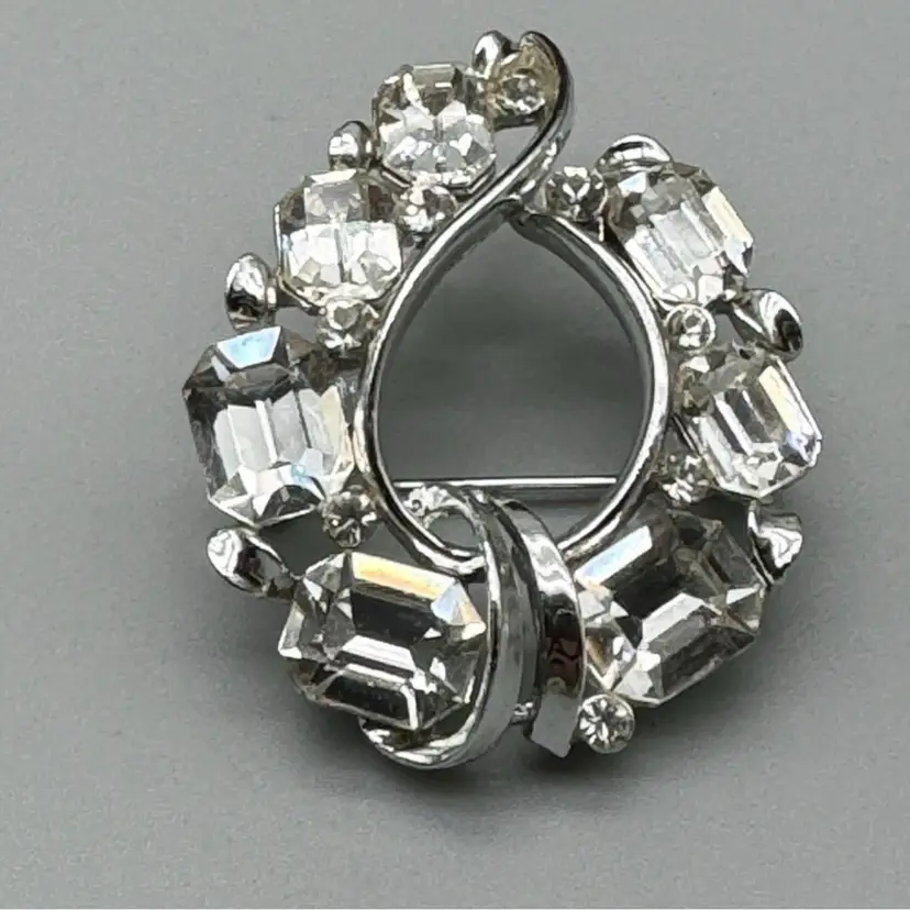 Vintage Lisner Brooch, circa 1950s