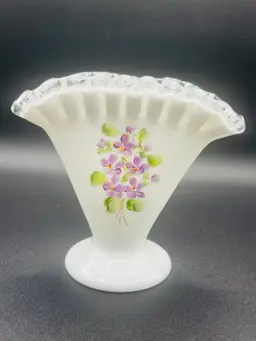 Vintage Fenton Violets In The Snow Silver Crest Fan Vase