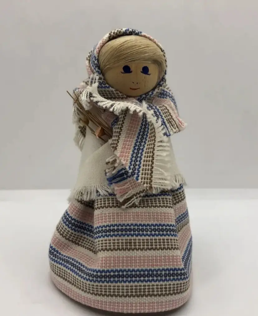 Vintage Wooden Doll Hand Made In Sweden, Handarbete Trasrell Klockargarden 4”