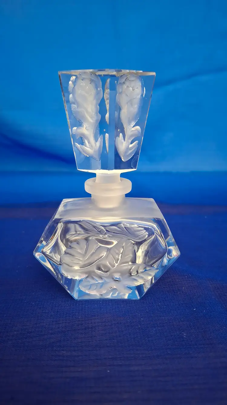 Vintage Czech Crystal Perfume Bottle – Frosted Intaglio Floral Design