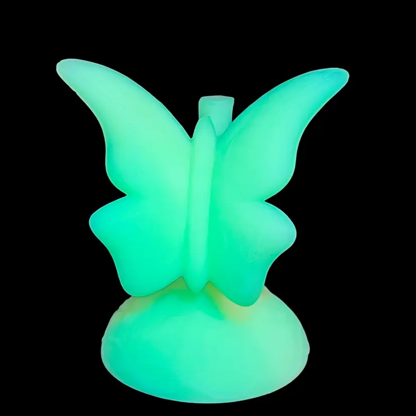 Vintage Fenton Custard (Uranium) Satin Glass Butterfly 4.75”