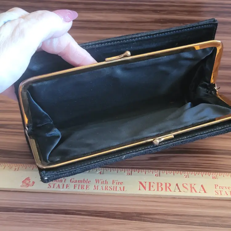 Vintage Floral Needlepoint Tapestry Clutch Purse