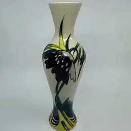 Moorcroft Art Pottery By Nicola Slaney 8” Vase From Collectors Club 2007