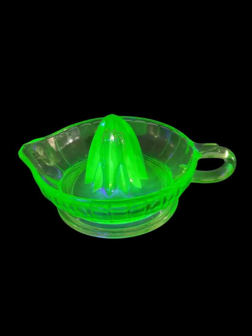 Vintage Uranium Green Depression Fruit Juicer Reamer - Call Out