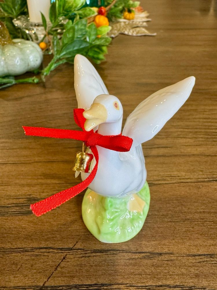 Mini Vintage Bone China White Goose / Duck - Farmhouse, Cottagecore, Country Decor Figurine