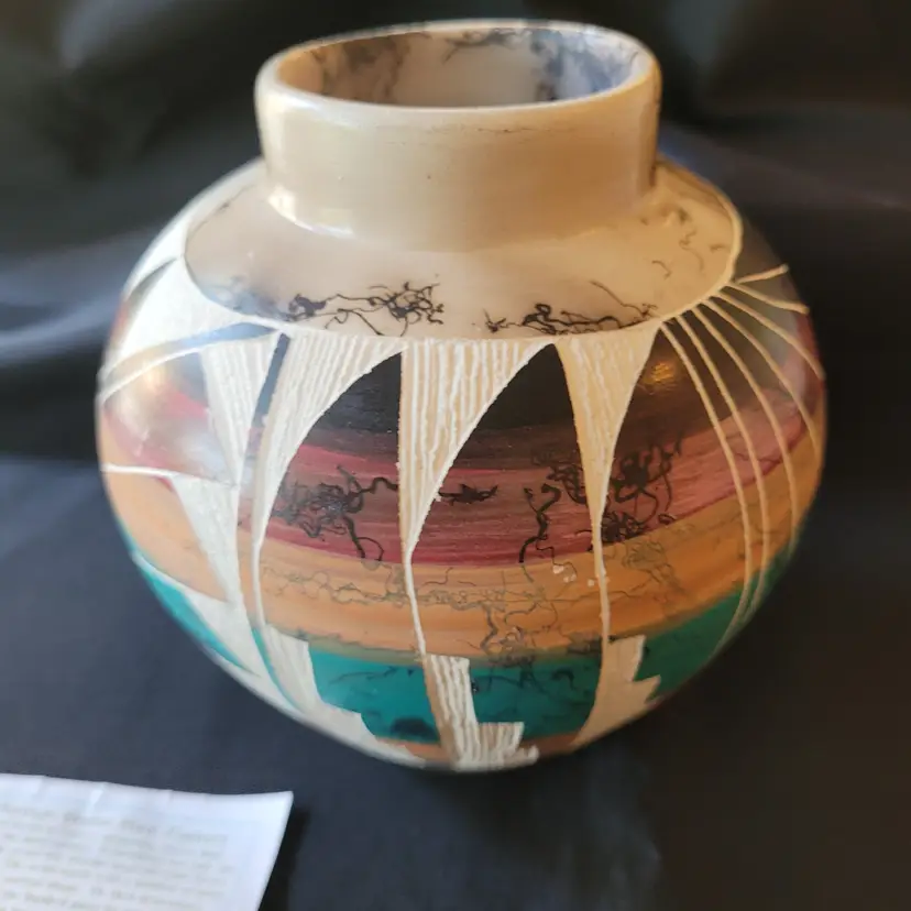 Shirley Smith Navajo Horse Hair Pottery Vase 6 in Tall