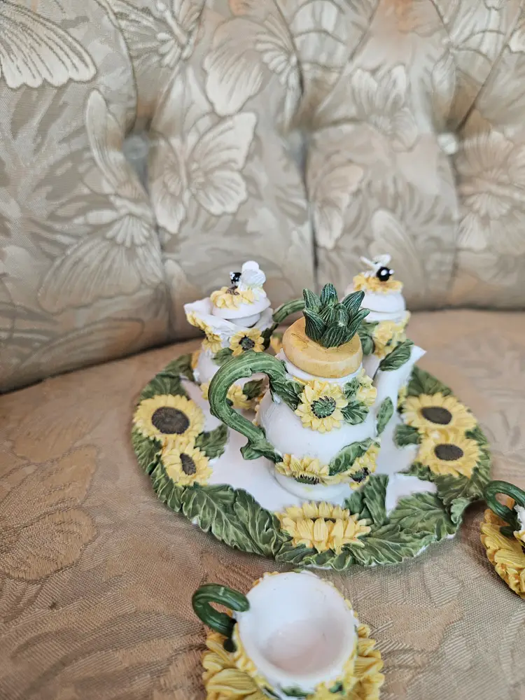 1997 Popular Imports Resin Mini Tea Set Sunflowers  11 Piece Set