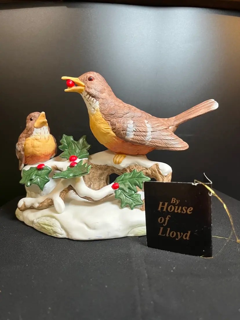 House of Lloyd Christmas Around the World-Robins on Snowy Branch w/ Holly & Holly Berries Figurine-Lot 60