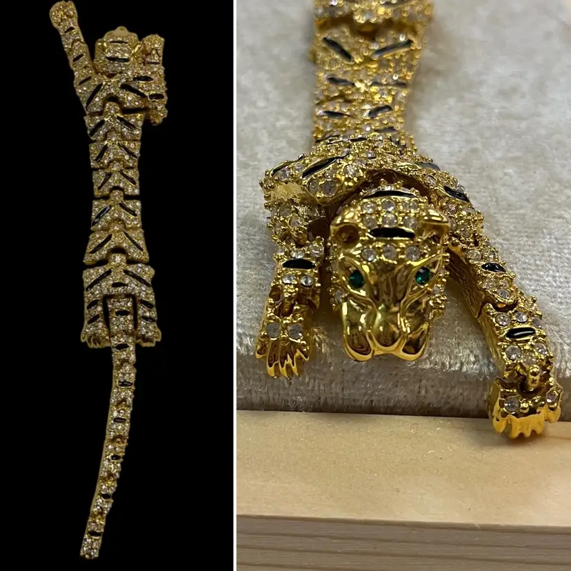 Vintage Jeweled Striped Tiger Articulated Big Cat Gold Tone Shoulder Brooch