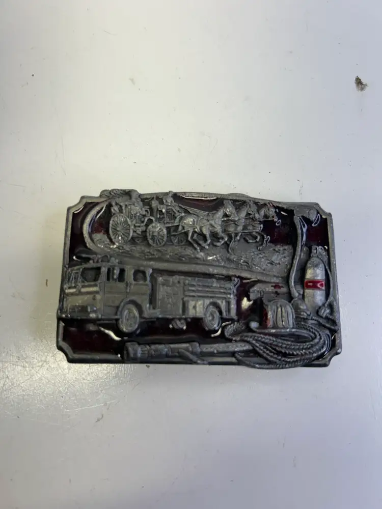 Vintage Siskiyou Pewter Firefighter Belt Buckle Fire Truck Carriage 1985