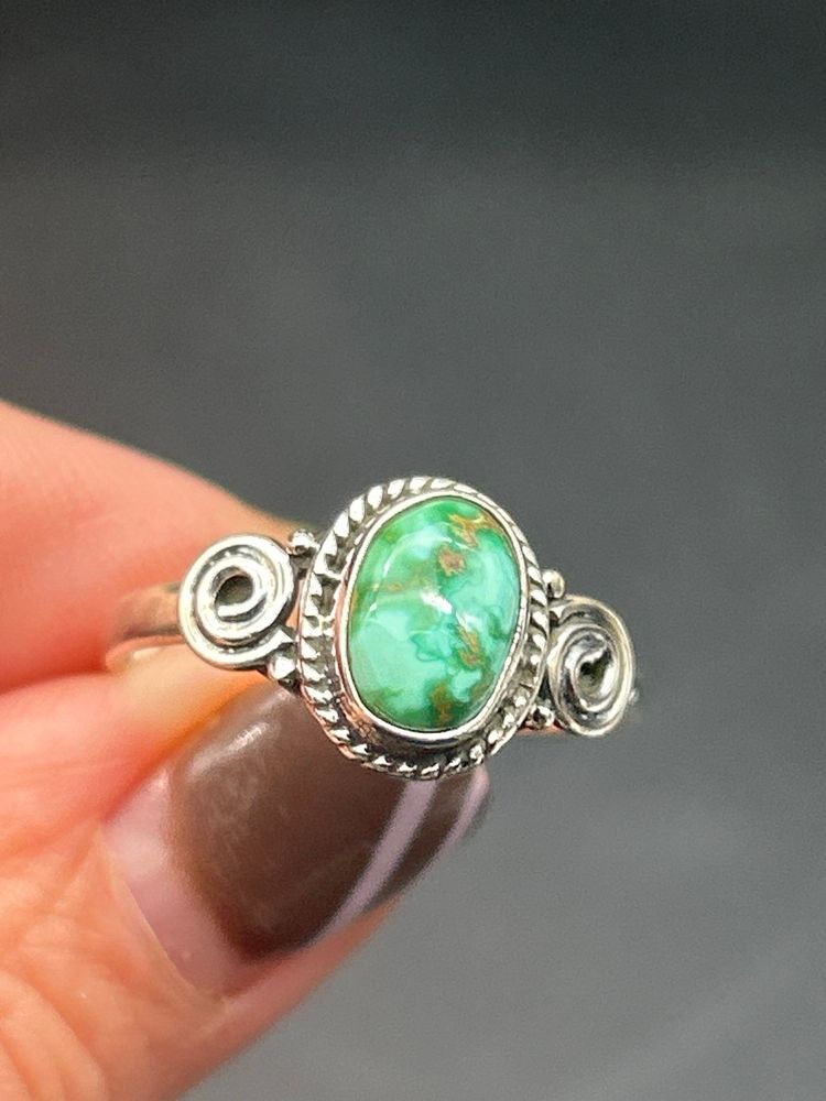 Artisan-Made Sterling Silver 925 Green Turquoise Ring Size 8 – Swirl Accent & Rope Bezel
