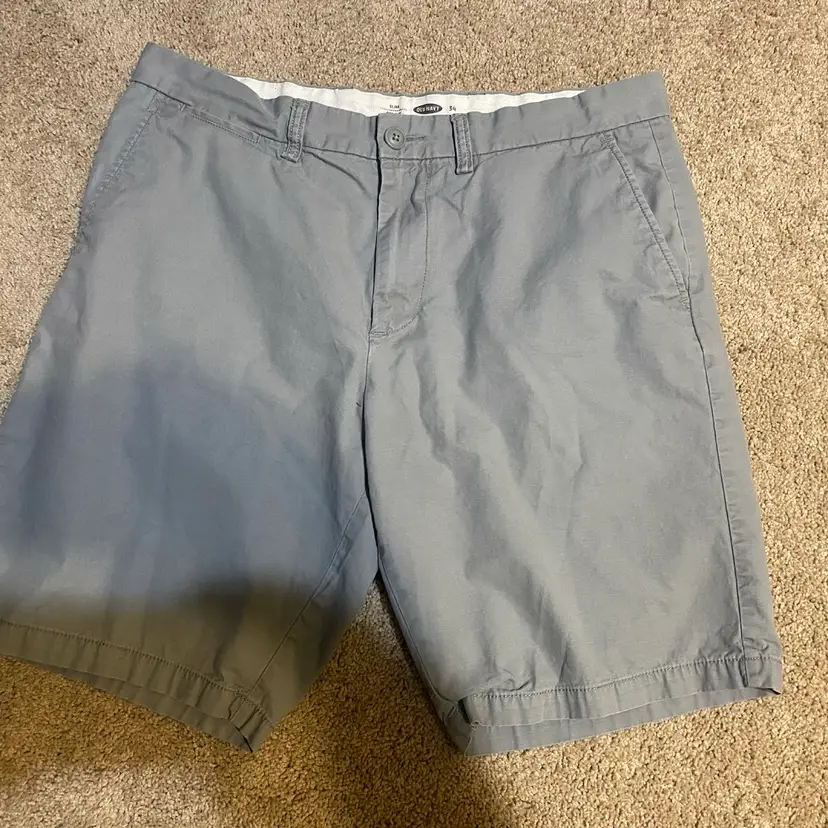 Old Navy Men's Size 34 Waist Slim Fit Earl Grey Chino Shorts