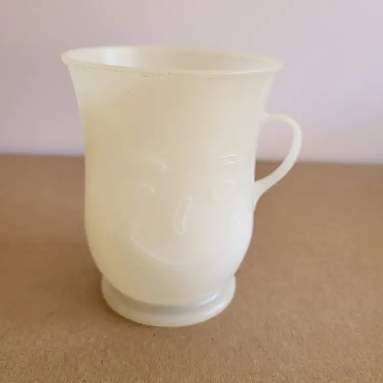 #01 Vintage 1980's Kool-Aid Man Smiling White Plastic Cup Nice 4" Tall