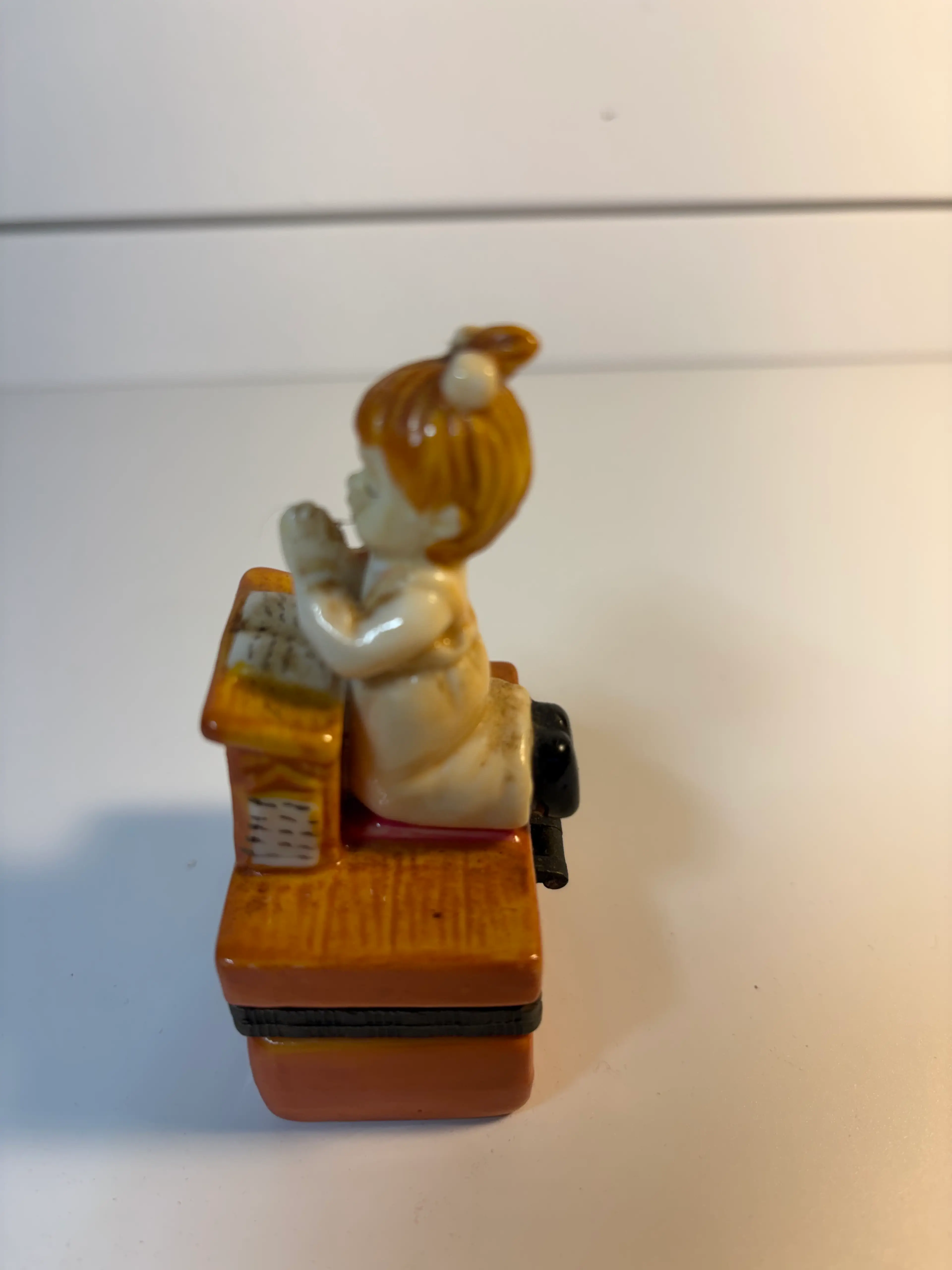 Image 4 of 6