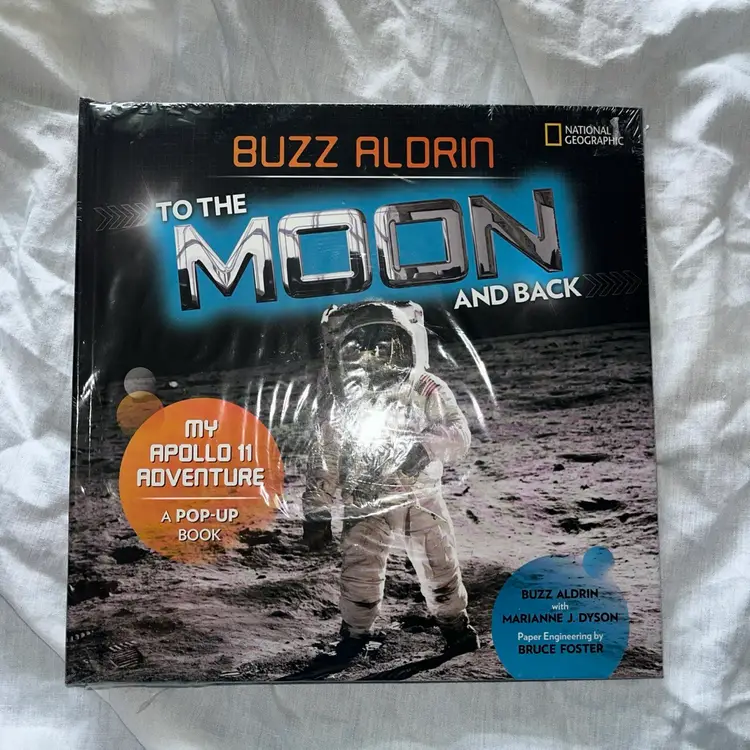 Apollo 11 Adventure: To The Moon And Back Pop-up Book