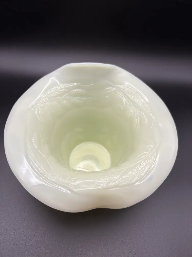 Fenton Uranium Glossy Custard Jack In The Pulpit