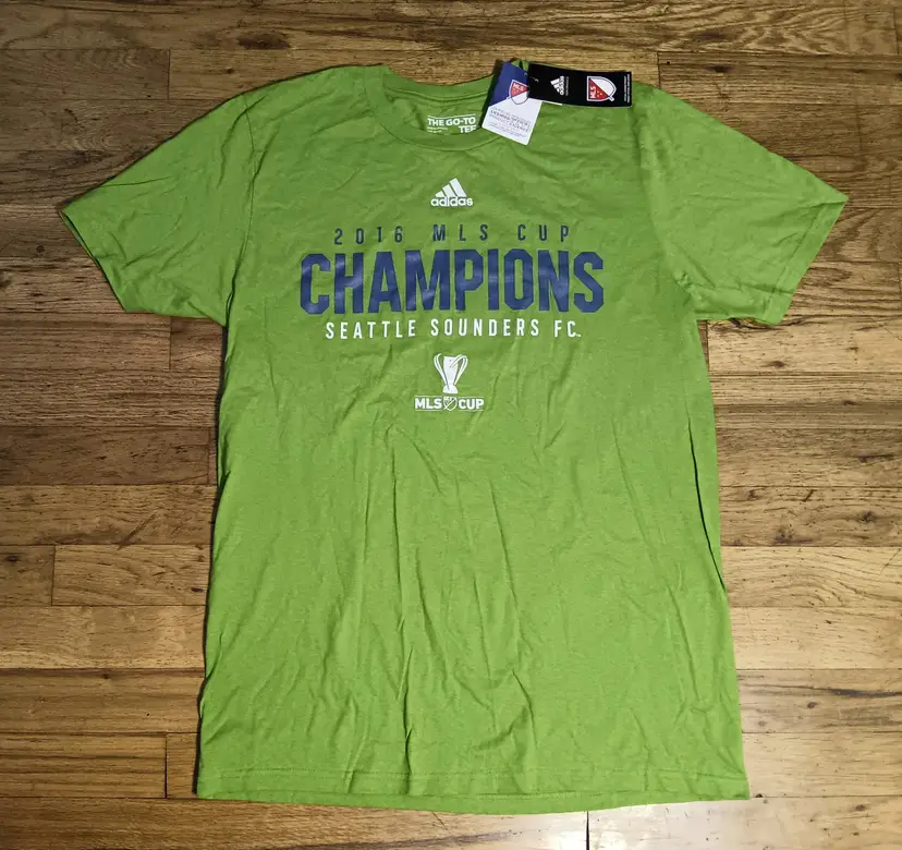 adidas Seattle Sounders Men's t-shirt NEW nwt Medoum MLS 2016 Champions seahawks