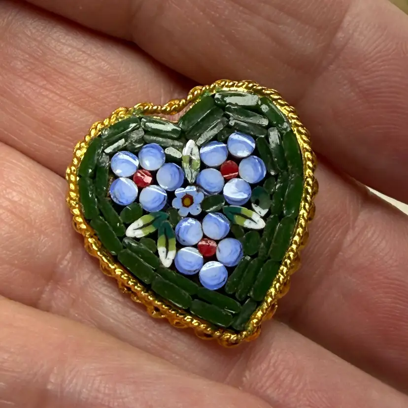 Vintage Micro Mosaic Green Heart Forget Me Not Broch Pin Italy Gold Tone Love