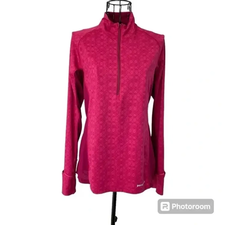 Patagonia Worn Wear 1/4 Zip-Neck Long Sleeve Top with Thumb Holes Size Small