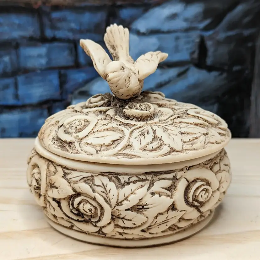 Resin Trinket box BIRD Carved 1950s Art Roses Leaves Giannetti ? Made in Italy Floral Italian Covered Dresser Box