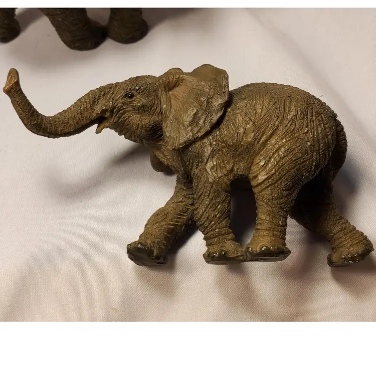 Elephant Pair Parent & Baby Realistic Looking Heavy Resin