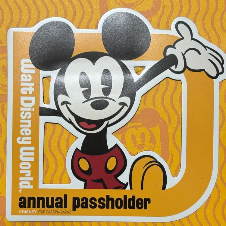 Walt Disney World AP Annual Pass Holder Magnet Mickey Mouse D NEW authentic WDW
