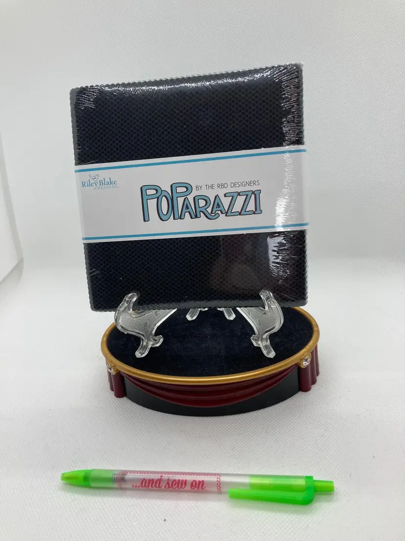 Poparazzi black 
charm pack
5" die cut fabric