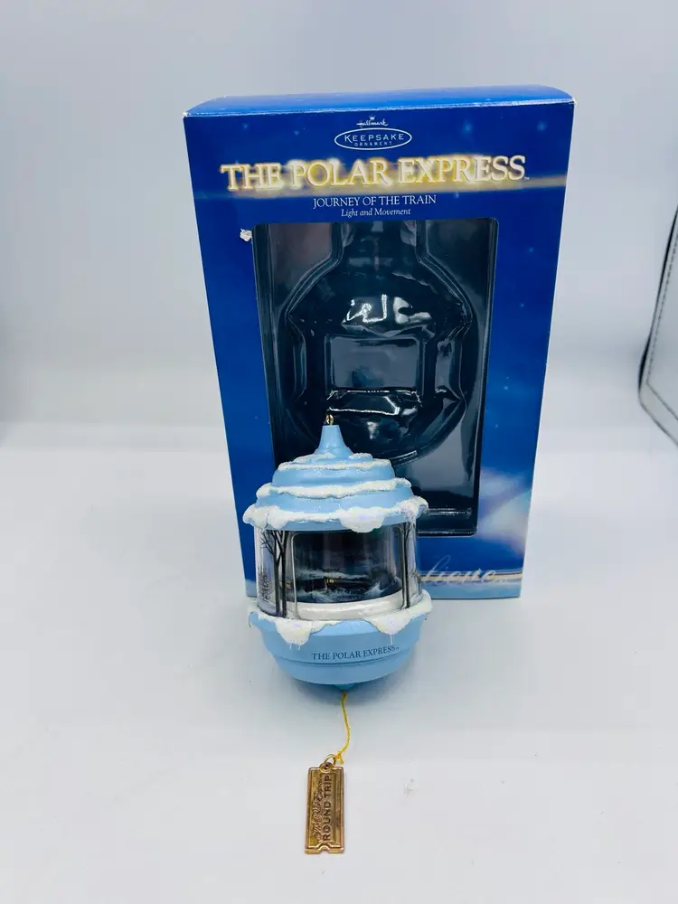 2004 Hallmark Keepsake The Polar Express Journey of the Train 
Light & Movement