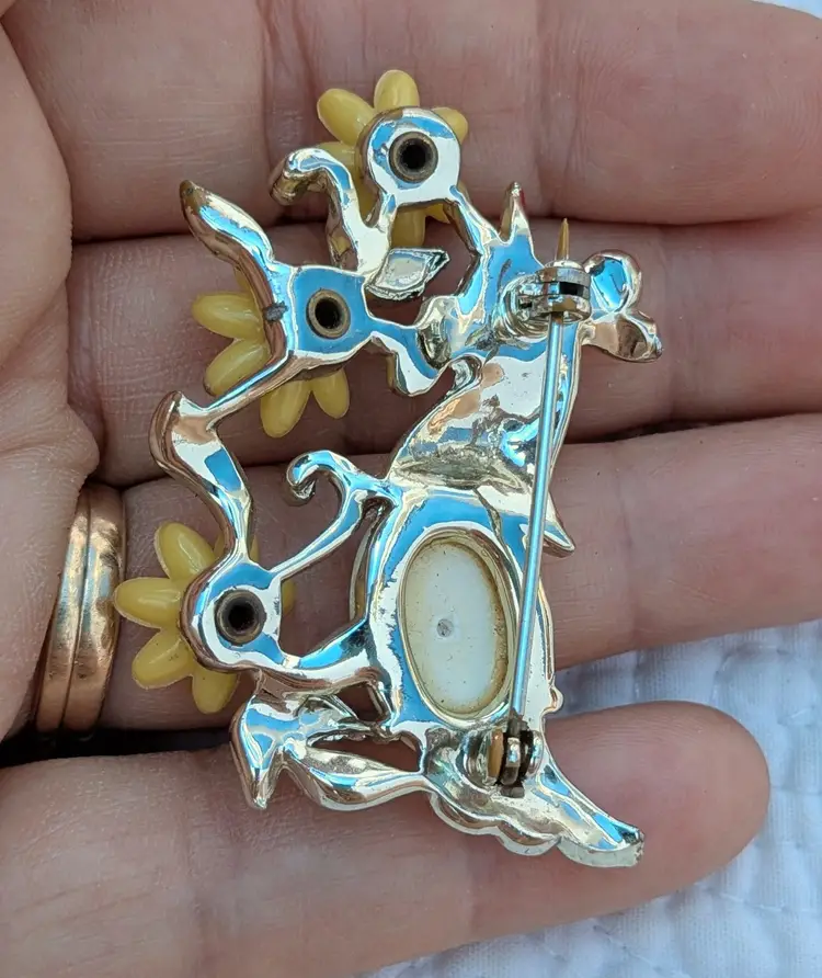 Vintage White Thermoset Chicken Brooch with Yellow Celluloid Flowers