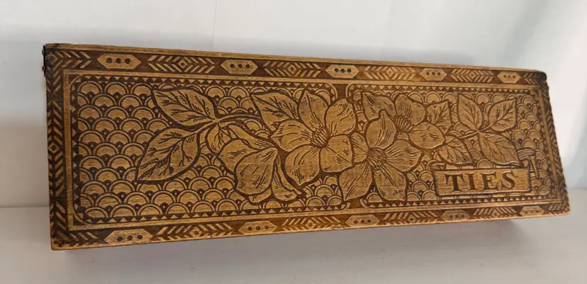 Vintage Flemish Art Pyrography "TIES" Box