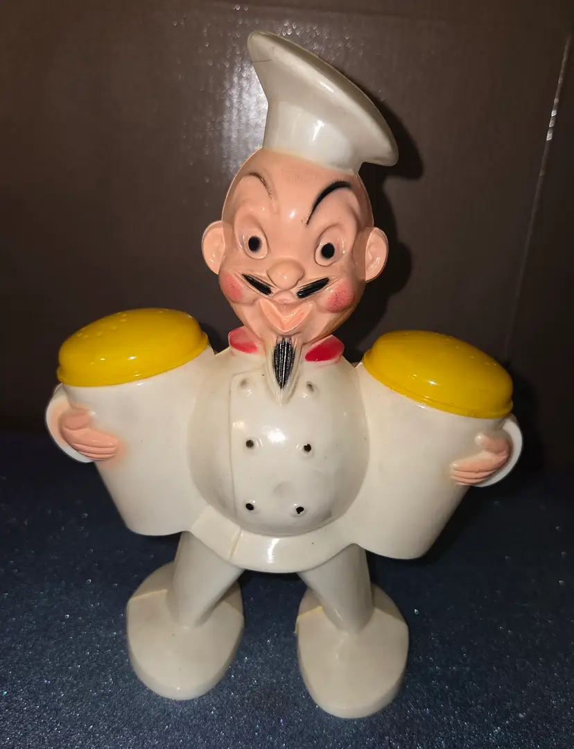 1950s Jolly Chef S&P Shaker Set